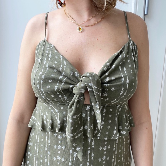 OLIVE + CREAM TIE FRONT RUFFLED MAXI DRESS S/M/L - Picture 4 of 12